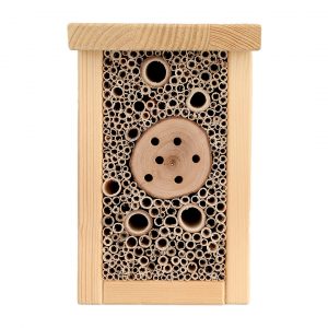 kleines Insektenhotel aus Holz