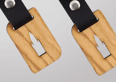 Schlüsselanhänger aus Holz mit Adolfsturm-Motiv