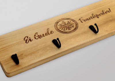 Garderobe aus Holz für Eintracht Frankfurt